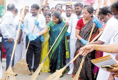 மத்திய அரசு 28 கோடி பேருக்கு வங்கி கணக்கு தொடங்கி உள்ளது நிர்மலா சீதாராமன் பேச்சு