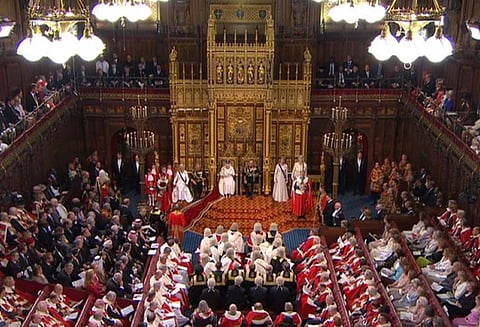 அரசியின் நாடாளுமன்ற உரையை பிரிட்டன் ஒத்தி வைத்தது