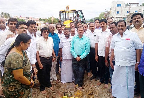 குடியாத்தம் கிரீன் டவுன் சார்பில் கவுண்டன்ய மகாநதியை தூய்மைப்படுத்தும் பணி