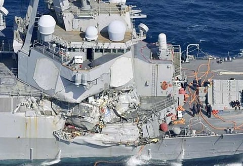 நடுக்கடலில் கப்பல்கள் மோதல்: அமெரிக்க கடற்படை வீரர்கள் 7 பேர் மாயம்