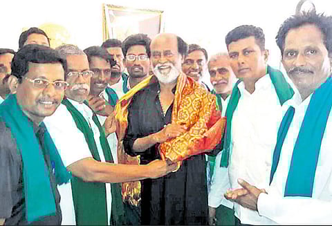 அய்யாக்கண்ணு தலைமையில் நடிகர் ரஜினிகாந்துடன் விவசாயிகள் சந்திப்பு