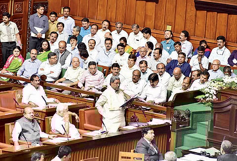 ரூ.8,165 கோடி விவசாய கடன் தள்ளுபடி கர்நாடக சட்டசபையில் சித்தராமையா அறிவிப்பு