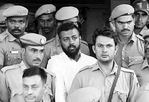 நீதிமன்ற காவல் முடிந்ததை தொடர்ந்து இடைத்தரகர் சுகேஷ் கோவை கோர்ட்டில் ஆஜர்