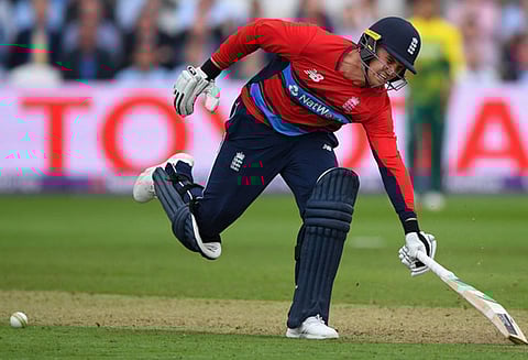 சர்ச்சைக்குரிய முறையில் ஆட்டம் இழந்தார் ஜேசன் ராய்