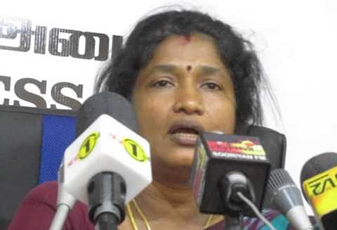 இலங்கை வடமாகாண மந்திரியாக முன்னாள் விடுதலை புலிகள் தலைவரின் மனைவி பதவியேற்றார்