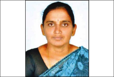 முசிறியில் பக்தர்கள் கூட்டத்தில் கார் புகுந்ததில் பெண் பலி