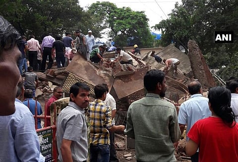 மும்பையில் குடியிருப்பு கட்டிடம் இடிந்து விழுந்தது, பலர் சிக்கியிருக்கலாம் என அச்சம்