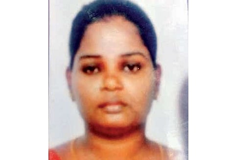 சவூதி அரேபியாவில் சித்ரவதை அனுபவித்து வரும் மனைவியை மீட்டு தர வேண்டும்