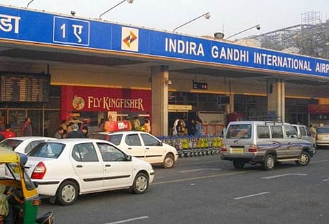 டெல்லி விமான நிலையத்தில் சந்தேகத்திற்கிடமான பொருள் கண்டெடுக்கப்பட்டதால் பீதி