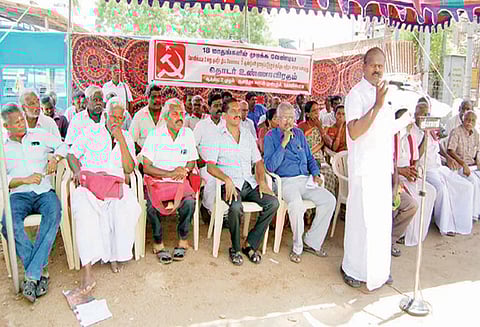 கோவில்பட்டியில் மார்க்சிஸ்ட் கம்யூனிஸ்டு கட்சியினர் தொடர் உண்ணாவிரத போராட்டம்
