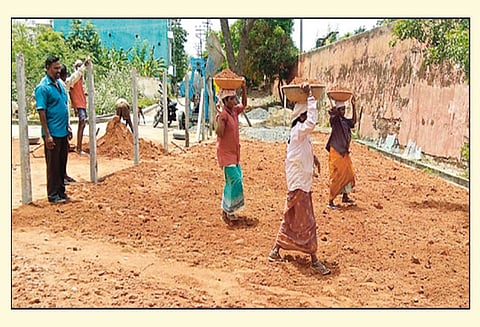 கவர்னர் கிரண்பெடி ஆய்வு எதிரொலி: நோணாங்குப்பத்தில் பூங்கா அமைக்கும் பணி