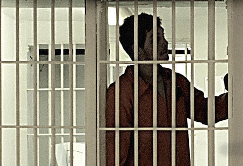 சிறுமியை திருமணம் செய்து பாலியல் பலாத்காரம்; வாலிபர் கைது