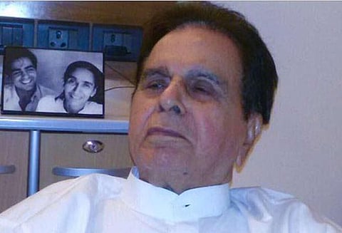 உடல்நல குறைவு காரணமாக பழம்பெரும் இந்தி நடிகர் திலீப்குமார் ஆஸ்பத்திரியில் அனுமதி