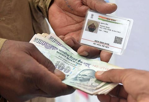 டெல்லியில் 19 மொபைல் எண்கள் கண்காணிப்பின் கீழ் வந்துள்ளன - காவல் துறை