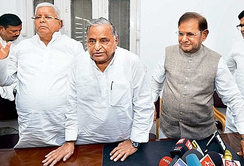 பா.ஜனதாவுக்கு எதிராக முலாயம், லல்லு, சரத்யாதவ் உருவாக்கும் புதிய கூட்டணி