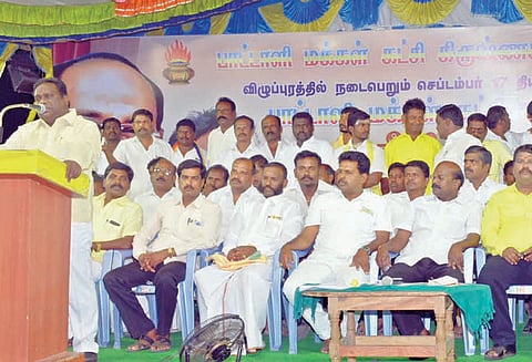 உரிமைகளுக்காக போராடும் விவசாயிகளை மத்திய அரசு கண்டு கொள்ளவில்லை ஜெ.குரு குற்றச்சாட்டு