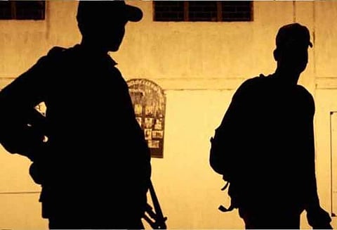 ரக்ஷா பந்தன் விழாவில் ஆதிவாசி மாணவிகளிடம் மத்திய போலீசார் ‘செக்ஸ்’ குறும்பு