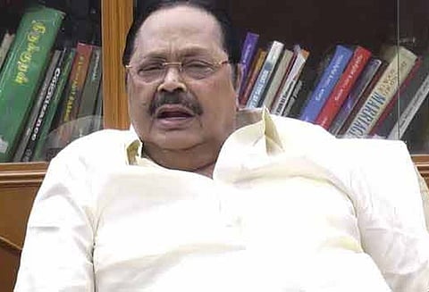 நீட் தேர்வுக்கு ஒரு ஆண்டு விலக்கு என்பது மாணவர்களை ஏமாற்றும் செயல் துரைமுருகன் பேட்டி