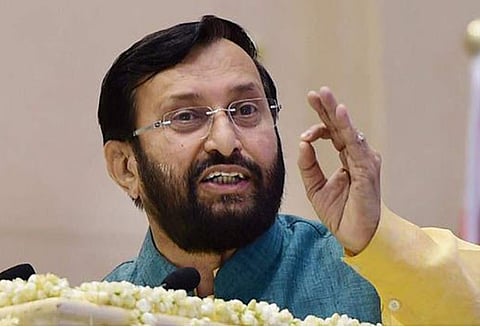 எந்த மொழியையும் யார் மீதும் மத்திய அரசு திணிக்காது - பிரகாஷ் ஜவடேகர்