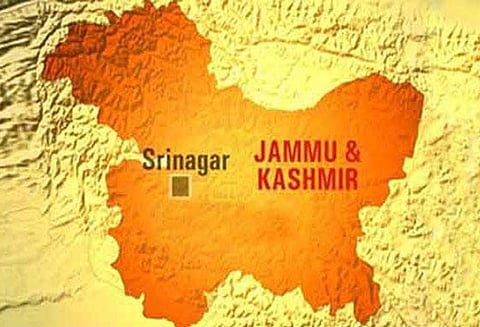 சினிமா பாணியில் பிச்சைக்காரரிடம் பணம் பறித்த போலீஸ்காரர் கைது