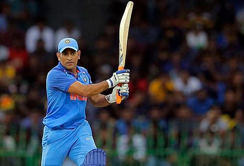 அதிக முறை நாட் அவுட்: புதிய உலக சாதனை படைத்தார் தோனி