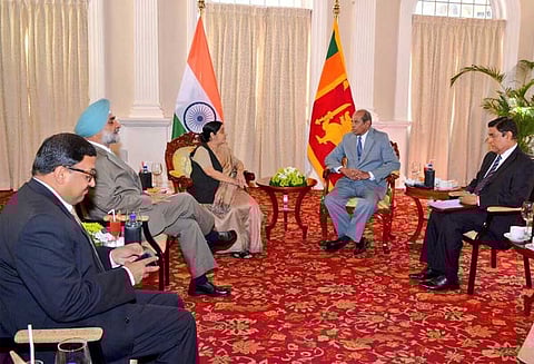 இலங்கை வெளியுறவுதுறை அமைச்சருடன் சுஷ்மா சுவராஜ் சந்திப்பு