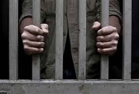 சிங்கப்பூரில் கொள்ளையடித்த 3 இந்தியர்களுக்கு தலா 7 ஆண்டு ஜெயில்