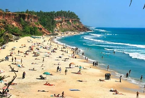 பொது இடங்களில் மது அருந்துவதற்கு தடை விதிக்க கோவா அரசு முடிவு