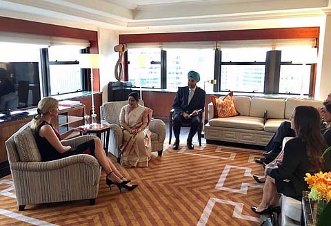 டொனால்டு டிரம்ப் மகள் இவாங்கா டிரம்புடன் சுஷ்மா சுவராஜ் சந்திப்பு