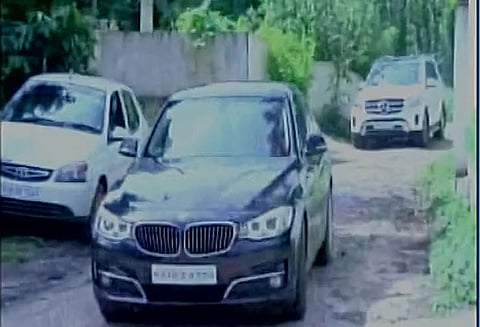 கூர்க் விடுதியில் உள்ள ஆதரவு எம்.எல்.ஏக்களுடன் டிடிவி தினகரன் சந்திப்பு