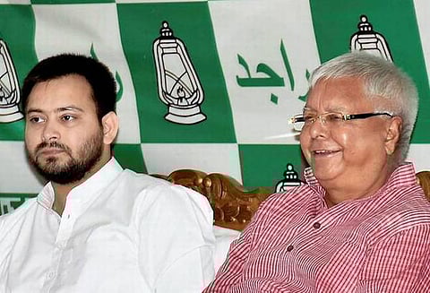 ரெயில்வே ஓட்டல் மோசடி: லாலு பிரசாத் யாதவ், தேஜஸ்வி யாதவுக்கு சிபிஐ சம்மன்