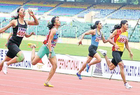 தேசிய ஓபன் தடகளம்: 100 மீட்டர் ஓட்டப்பந்தயத்தில் தமிழக வீராங்கனை தங்கப்பதக்கம் வென்றார்