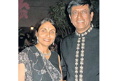 அமெரிக்க பல்கலைக்கழகத்துக்கு இந்திய டாக்டர் தம்பதியர் ரூ.1,300 கோடி நன்கொடை