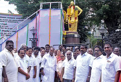 காமராஜர் நினைவு தினம்: சிலைக்கு, நாராயணசாமி– ரங்கசாமி மரியாதை