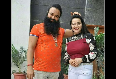 ‘எனக்கும், பாபாவிற்கும் தவறான உறவு கிடையாது’ பலாத்கார சாமியார் குர்மீத் சிங்கின் வளர்ப்பு மகள் பேட்டி