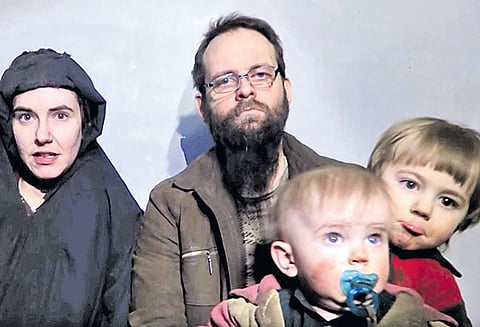 ஆப்கானிஸ்தானில் 2012–ம் ஆண்டு கடத்தப்பட்ட அமெரிக்கா–கனடா நாட்டு குடும்பத்தினர் பத்திரமாக மீட்பு