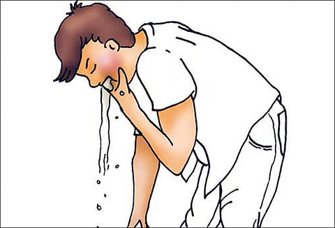 தேஜஸ் ரெயிலில் உணவு சாப்பிட்ட 40 பயணிகளுக்கு வாந்தி, மயக்கம் ஆஸ்பத்திரியில் அனுமதி