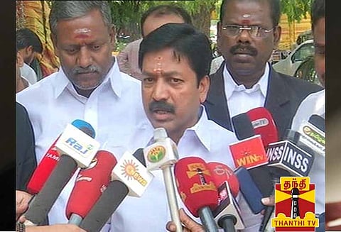 இரட்டை இலை சின்னத்தை நிரந்தரமாக முடக்கும் விதத்தில் தினகரன் செயல்படுகிறார் அமைச்சர் குற்றசாட்டு