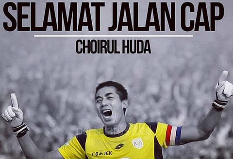 கால்பந்து போட்டியில் சக வீரருடன் நேருக்கு நேர் மோதி உயிரிழந்த வீரர்