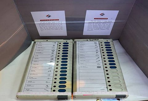 குஜராத் சட்டசபைக்கு டிசம்பர் 9 மற்றும் 14-ந் தேதிகளில் தேர்தல்