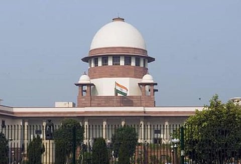 செல்போன் எண்களுடன் ஆதார் எண் இணைப்பதற்கு எதிரான மனுவை அவசரமாக விசாரிக்க சுப்ரீம் கோர்ட்டு மறுப்பு
