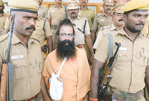 மகள் திருமணத்திற்கு செல்ல பரோல் கிடைக்கும் என்ற நம்பிக்கை உள்ளது முருகன் பேட்டி