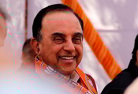 ஆதார் கட்டாயம் தேச பாதுகாப்பிற்கு ஆபத்தானது சுப்பிரமணியன் சாமி எச்சரிக்கை