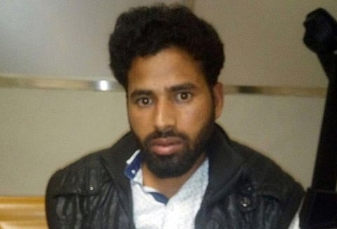 ஐ.எஸ். தீவிரவாதி மும்பை விமான நிலையத்தில் கைது