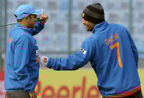 எந்த ஒரு இளம் வீரரையும் தடுப்பவராக தோனி இருக்க மாட்டார்: விவிஎஸ் லட்சுமணுக்கு சேவாக் பதிலடி