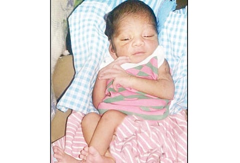 புதுஆற்றங்கரையில் அனாதையாக கிடந்த ஆண் குழந்தை, மதுரை காப்பகத்தில் ஒப்படைப்பு