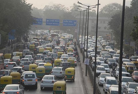 வாகன கட்டுப்பாடு திட்டம் தற்காலிகமாக ரத்து: டெல்லி அரசு அறிவிப்பு