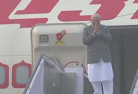 மூன்று நாள் பயணமாக பிலிப்பைன்ஸ் சென்றார் பிரதமர் நரேந்திர மோடி