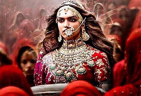 தேவையான திருத்தங்களை செய்த பின்னரே ‘பத்மாவதி’ படத்தை வெளியிட அனுமதிக்க வேண்டும் வசுந்தரா ராஜே