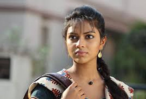 நடிகை அமலா பால், நடிகர் பகத் பாசில் மீது வழக்கு பதிவு